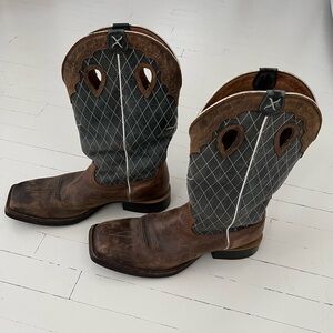 Vintage Men's Brown and Gray Cowboy Boots